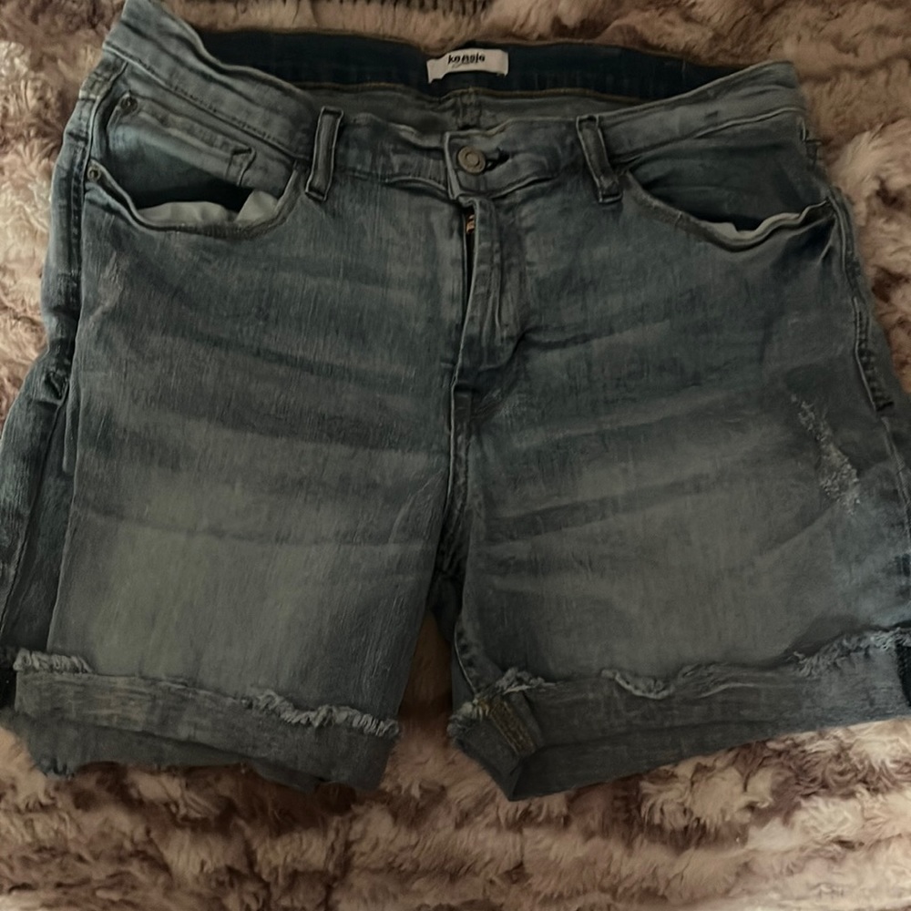Light blue Kensie shorts